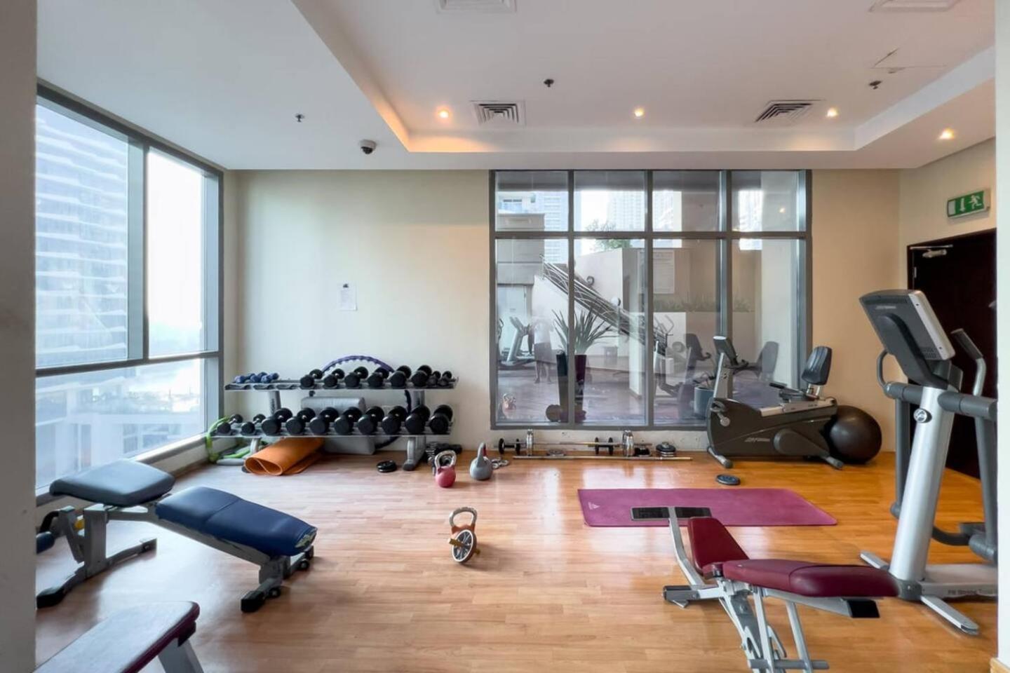 Apartment Luxury 1 Bedroom Marina View, Sleeps 5, 1 Min To Metro Dubai