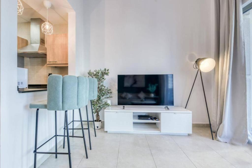 Luxury 1 Bedroom Marina View, Sleeps 5, 1 Min To Metro Appartement *