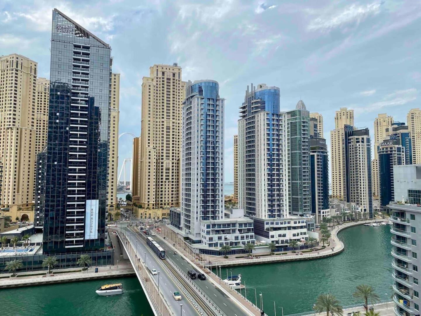 Luxury 1 Bedroom Marina View, Sleeps 5, 1 Min To Metro * Dubai